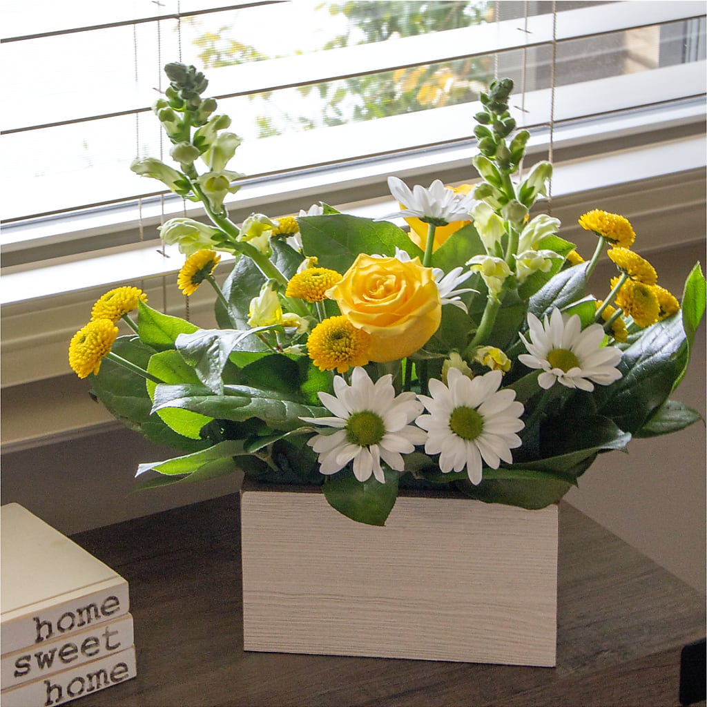 Sun Salutation Box Bouquet – Leekers Floral, Park City KS