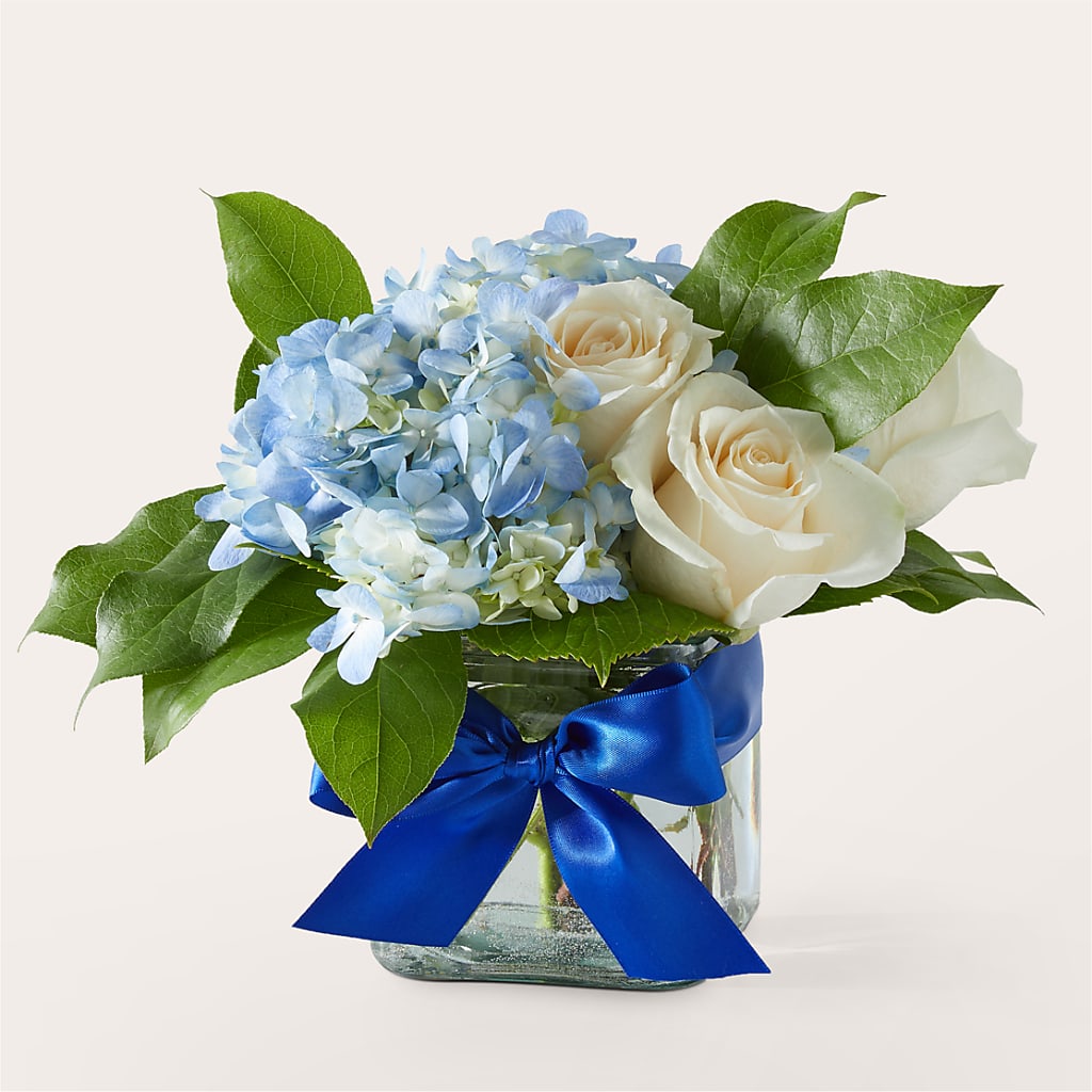 Sky Blue Delight Bouquet – Leekers Floral, Park City KS