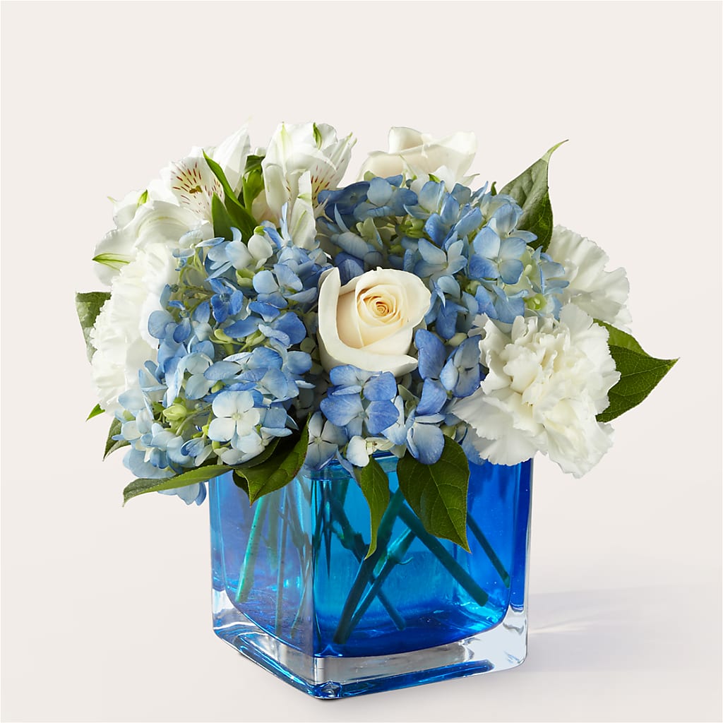 Soothing Waters Bouquet – Leekers Floral, Park City KS