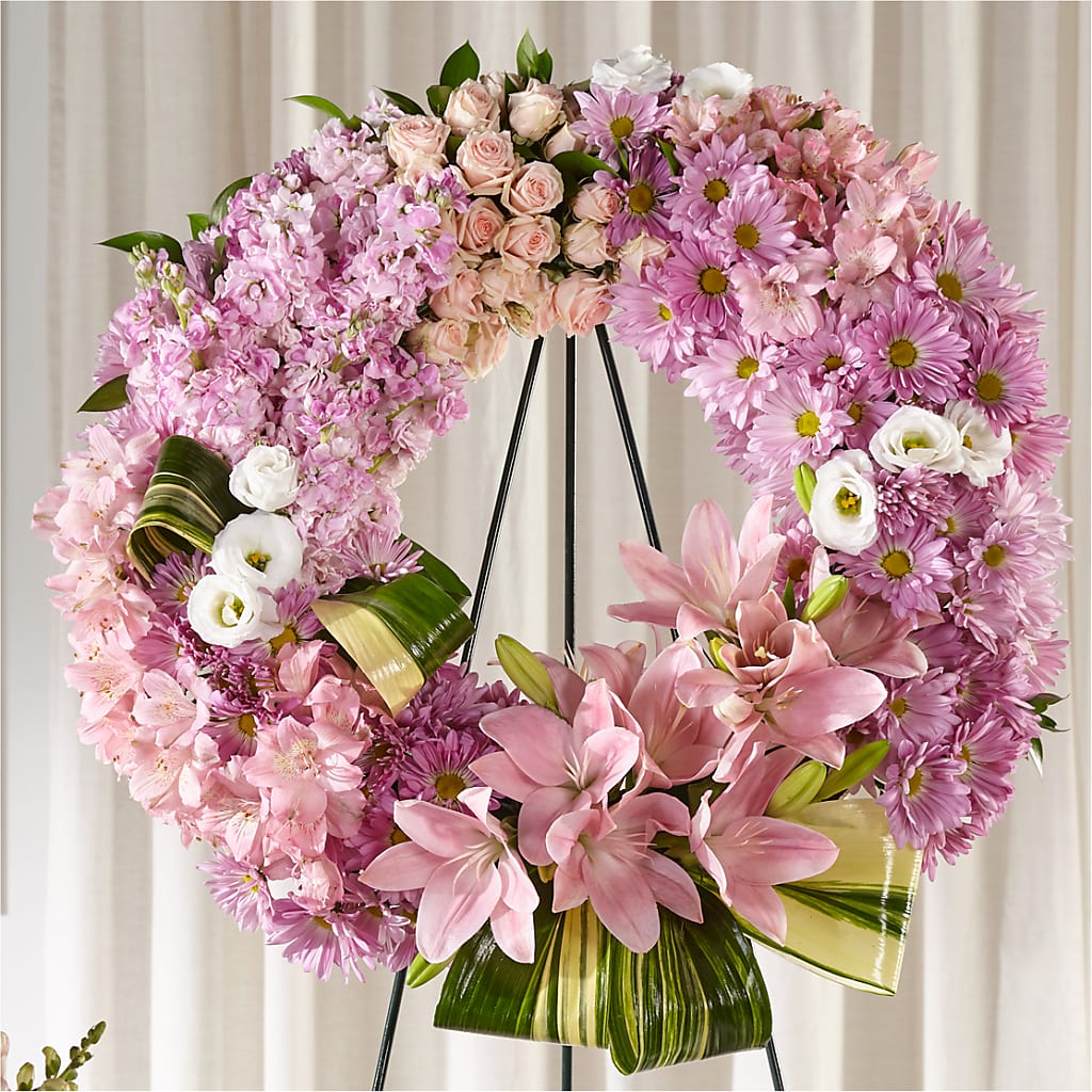 Gift of Warmth Wreath – Leekers Floral, Park City KS