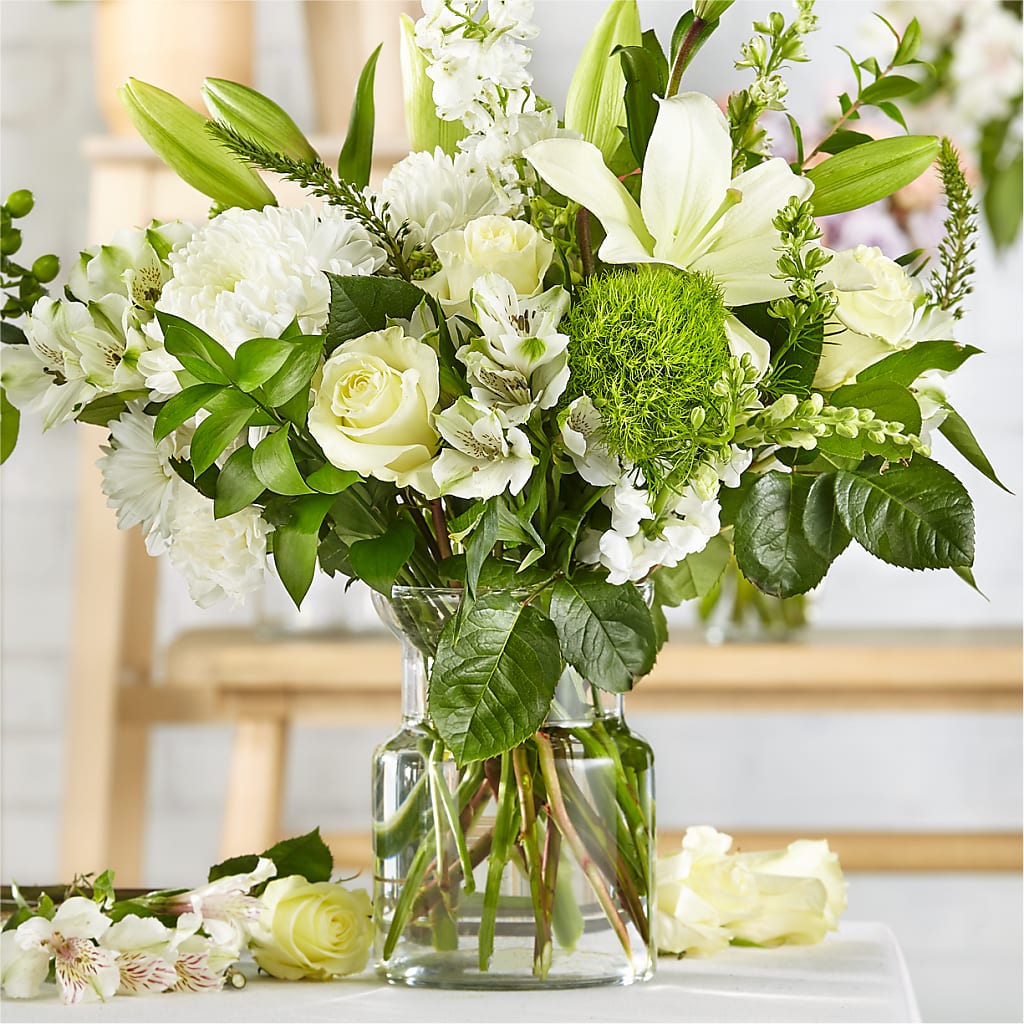Classic Ivory – A Florist Original – Leekers Floral, Park City KS