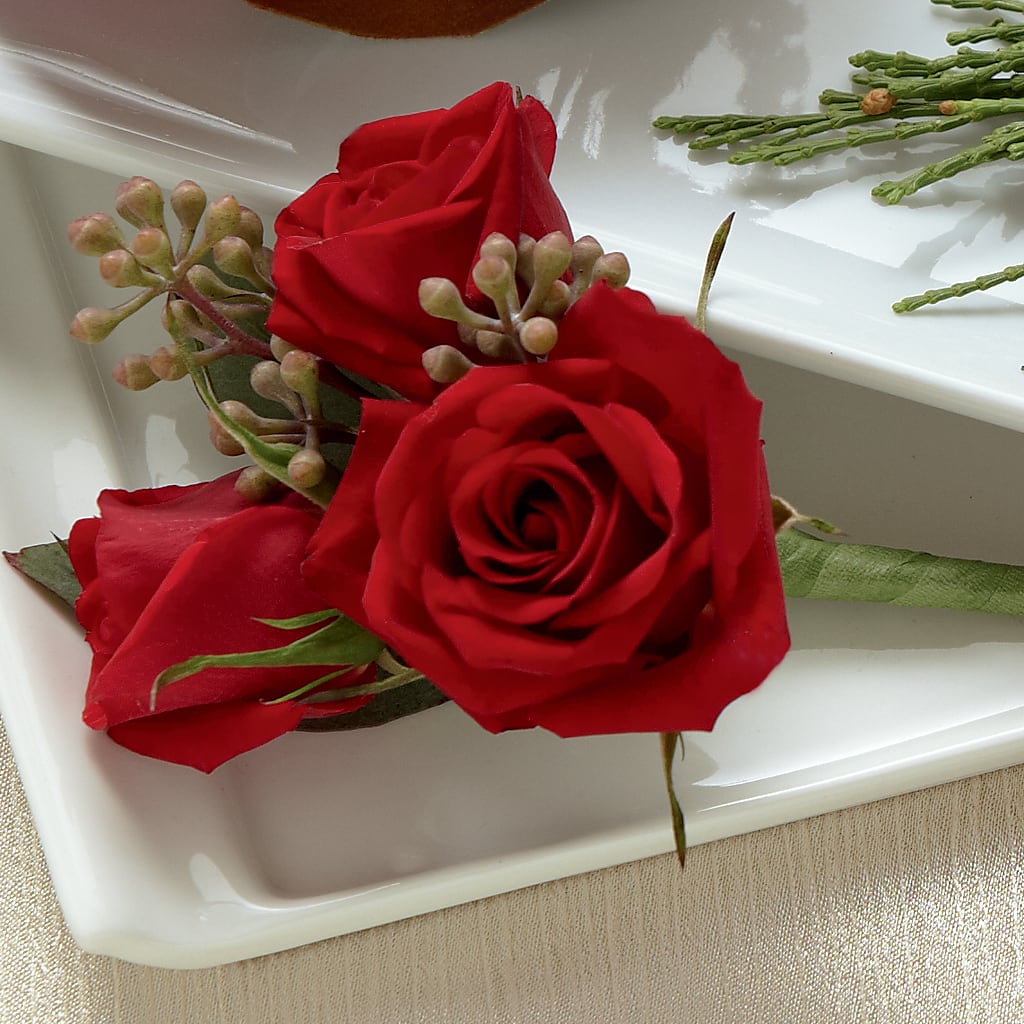 Red Spray Rose Boutonniere – Leekers Floral, Park City KS