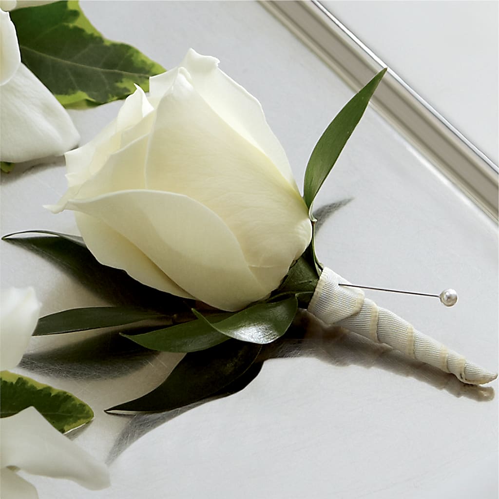 White Rose Boutonniere – Leekers Floral, Park City KS
