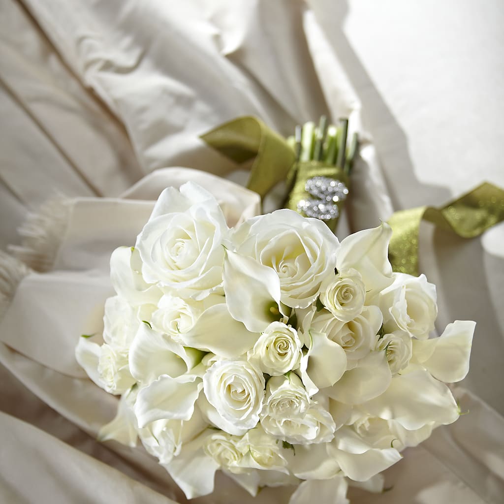 Serene Highness Bouquet – Leekers Floral, Park City KS