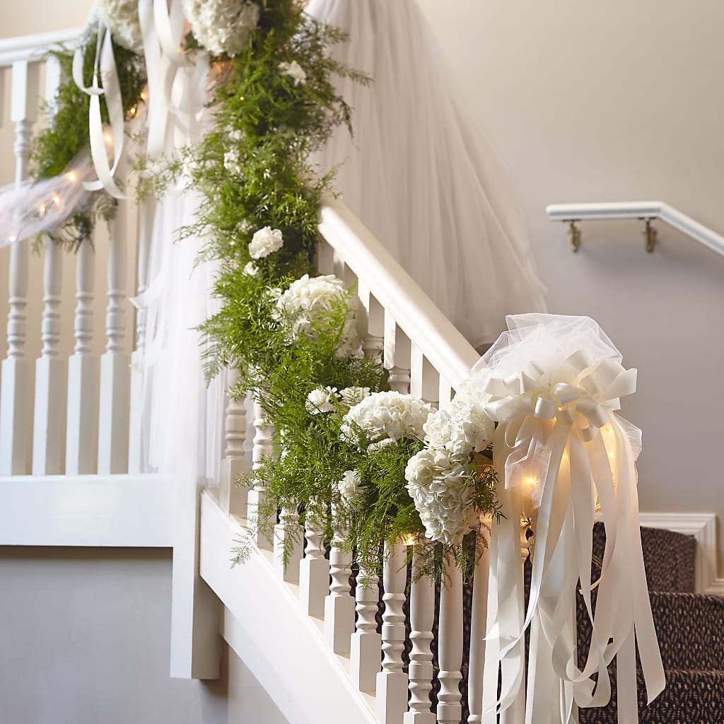 Champagne Dreams Garland – Leekers Floral, Park City KS