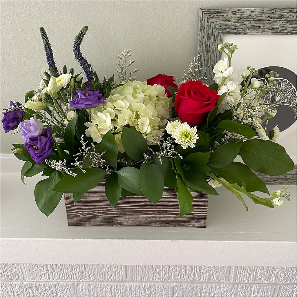 Sweet Magnolia Bouquet –  Leekers Floral, Park City KS