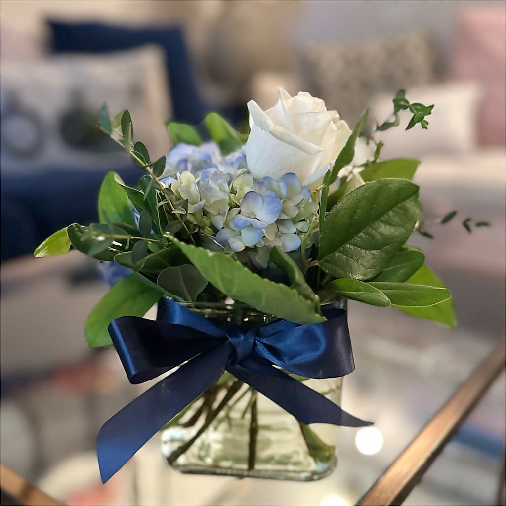 Sky Blue Delight Bouquet –  Leekers Floral, Park City KS