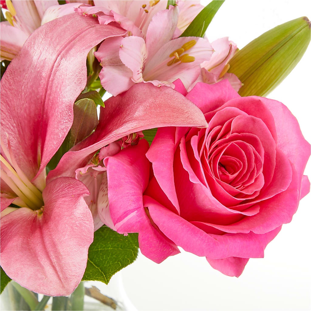 Lots of Love Bouquet –  Leekers Floral, Park City KS