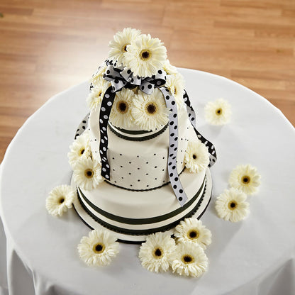 Simple Sophistication Cake Décor –  Leekers Floral, Park City KS